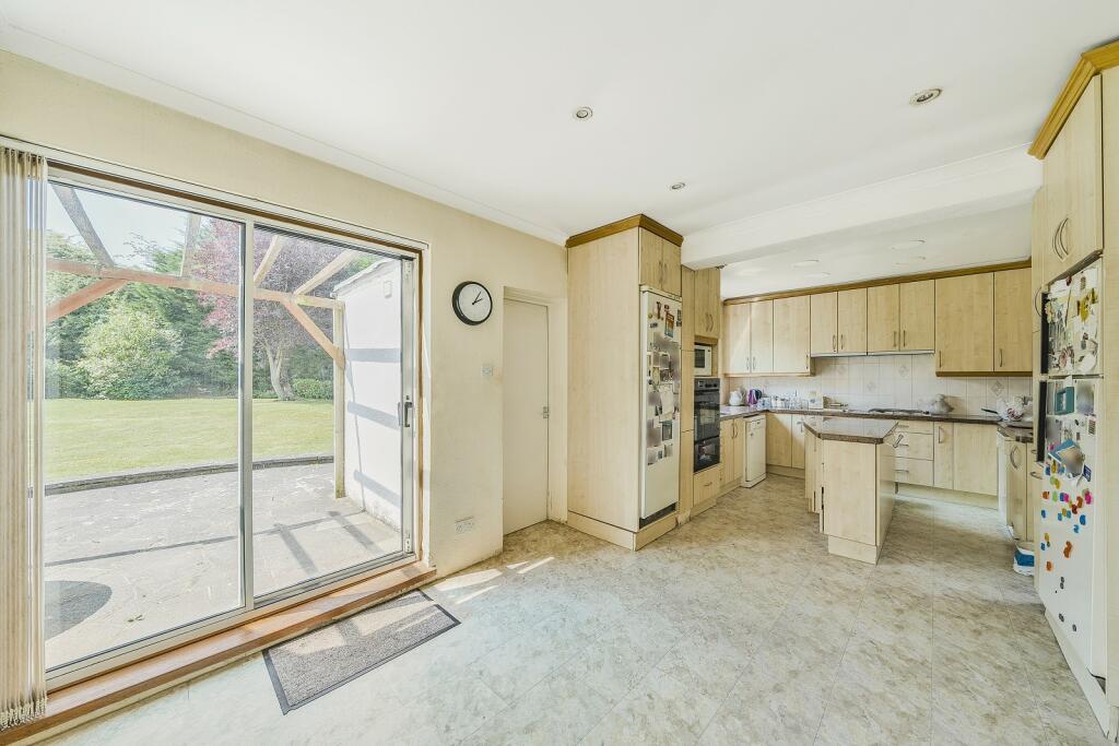 Parkside Drive, Edgware
